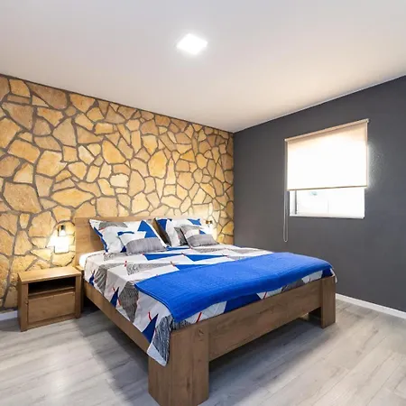 Holiday House Tor